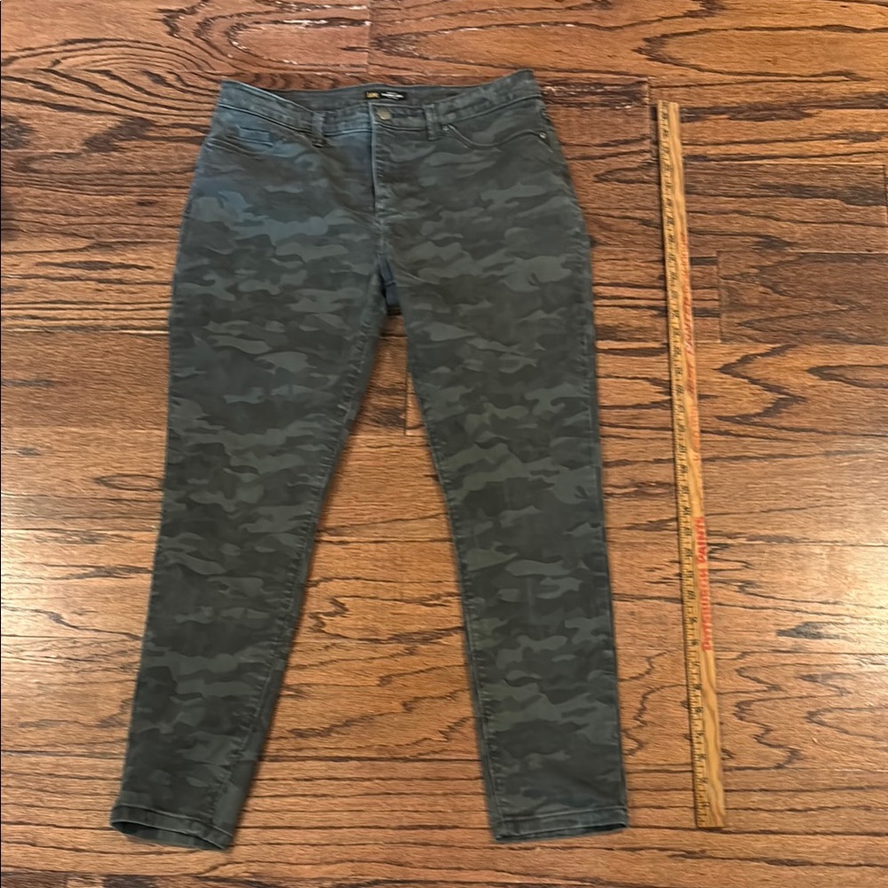 Camouflage Slim Fit Skinny Leg Mid Rise Pants by Lee